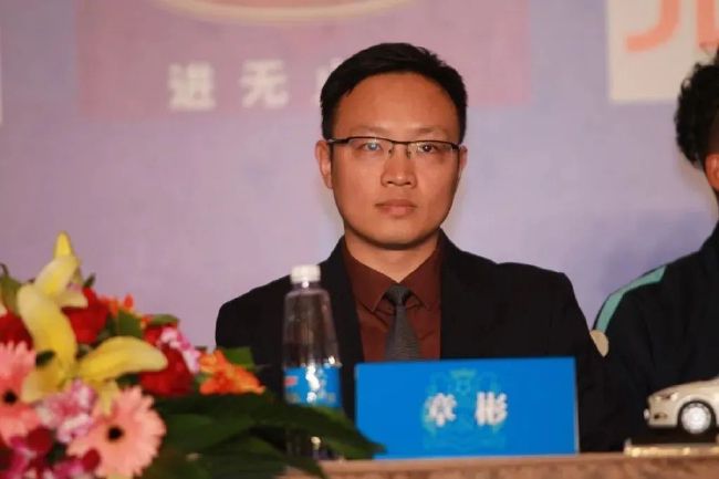 在战胜水晶宫后，利物浦中场埃利奥特在接受俱乐部官网采访时表示，很高兴为球队做出重要贡献。